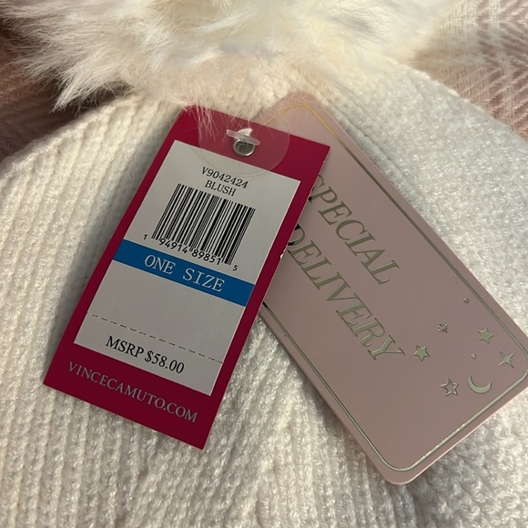 New VINCE CAMUTO SCARF AND BEANIE SET - Picture 3 of 4